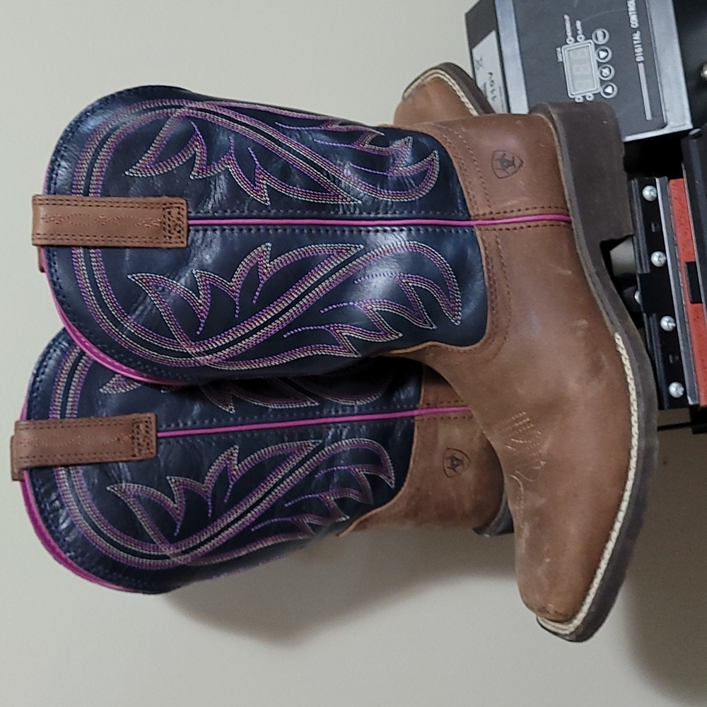 Womens size 9 cowboy boots